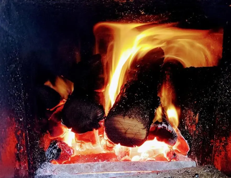 La Cabane Des Colibris Rieupeyroux  Dağ evi Rieupeyroux (Aveyron)